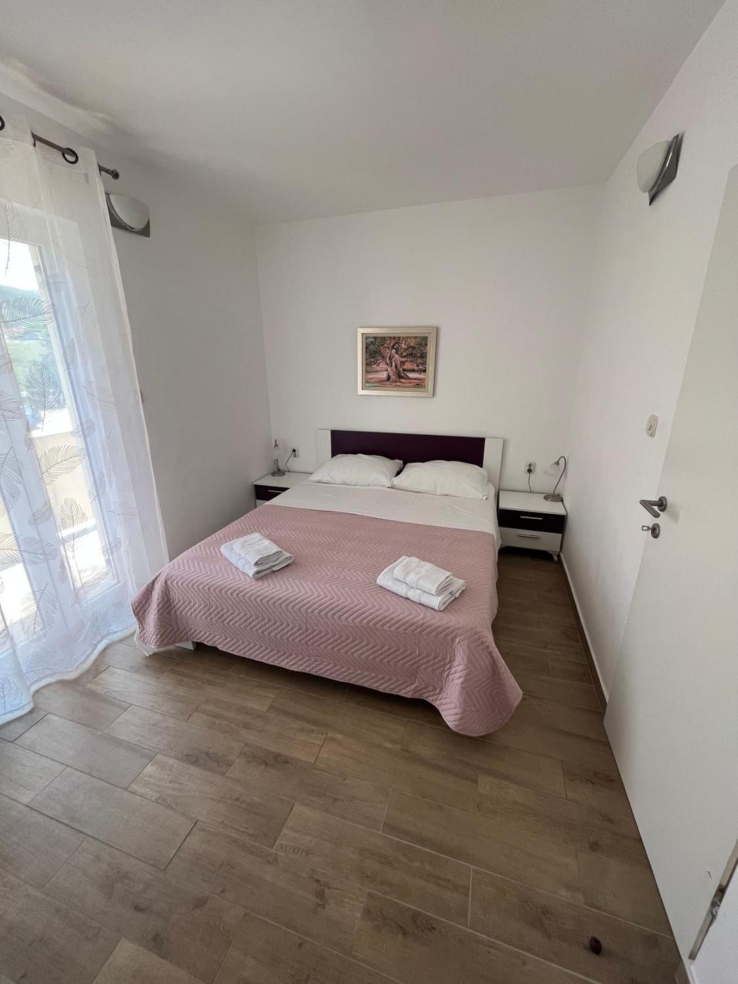Apartments And Rooms Markovski Palit ภายนอก รูปภาพ